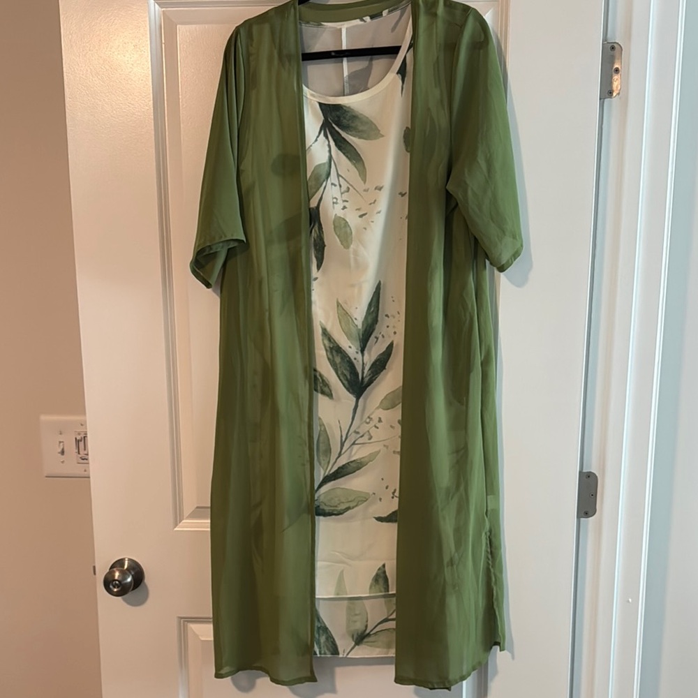 Green Leaf Print Midi Dress